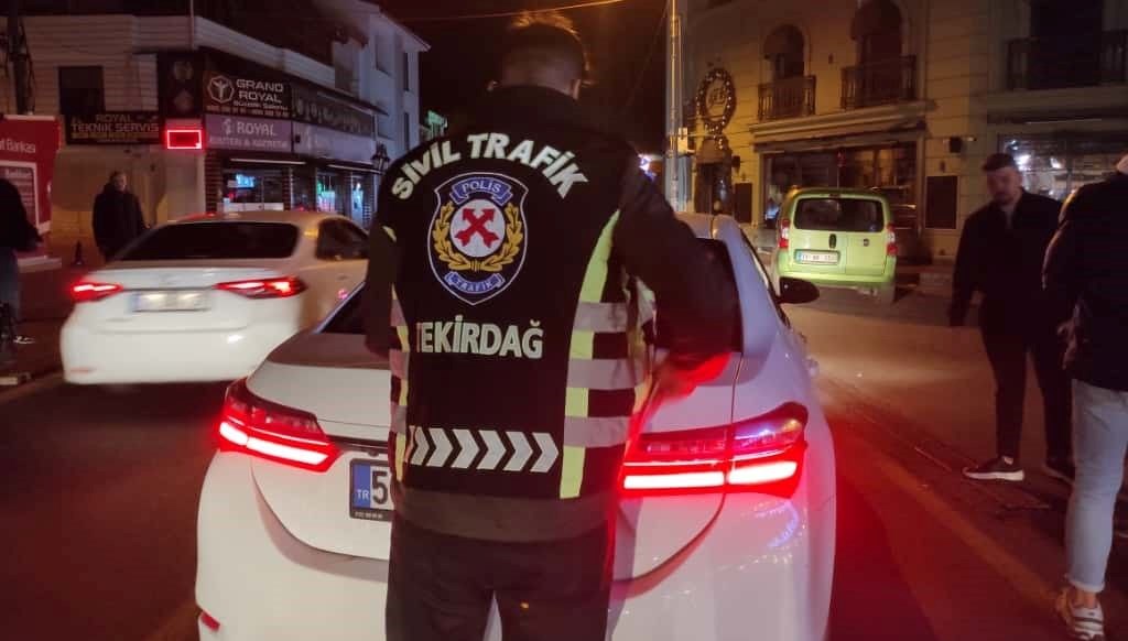 alkollu surucu sivil polisi vale saninca yakalandi b5Sta9A4.jpg