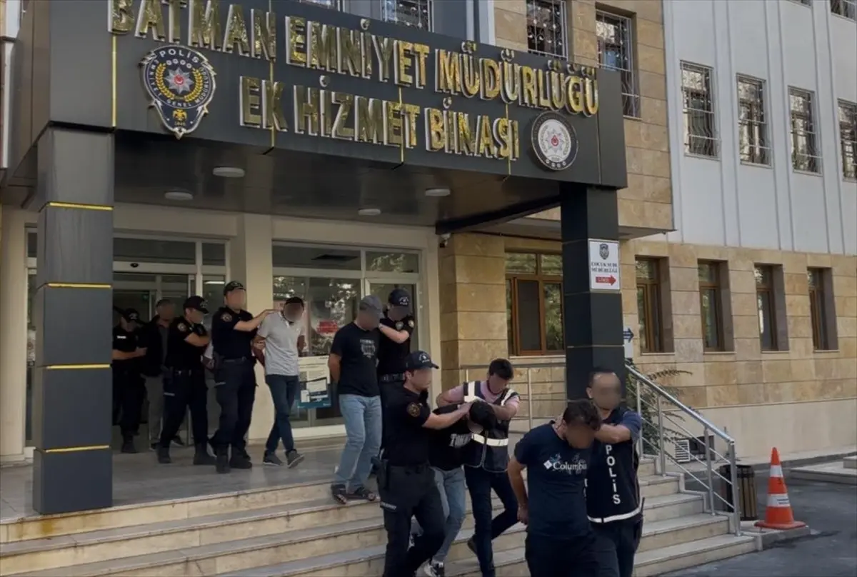 batmanda silahli kavga 1 polisle birlikte 8 yarali 4 kisi tutuklandi QJwMEKnA.jpg
