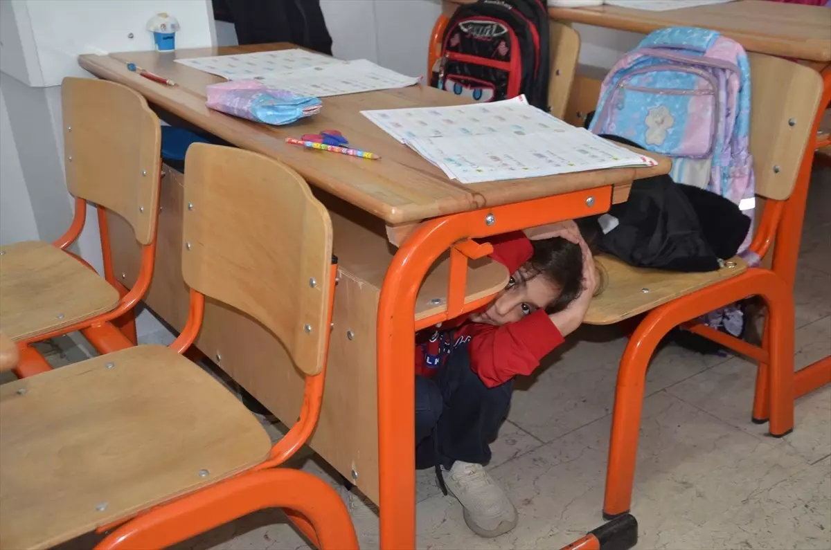 mebden afet bilinci icin tahliye tatbikati Lt5cO22O.jpg