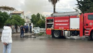 mustakil ev alevler icinde kaldi g3Gy4LbI.jpg